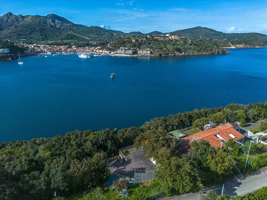 Immagine 3 di Villa in vendita  in Loc. Naregno a Capoliveri