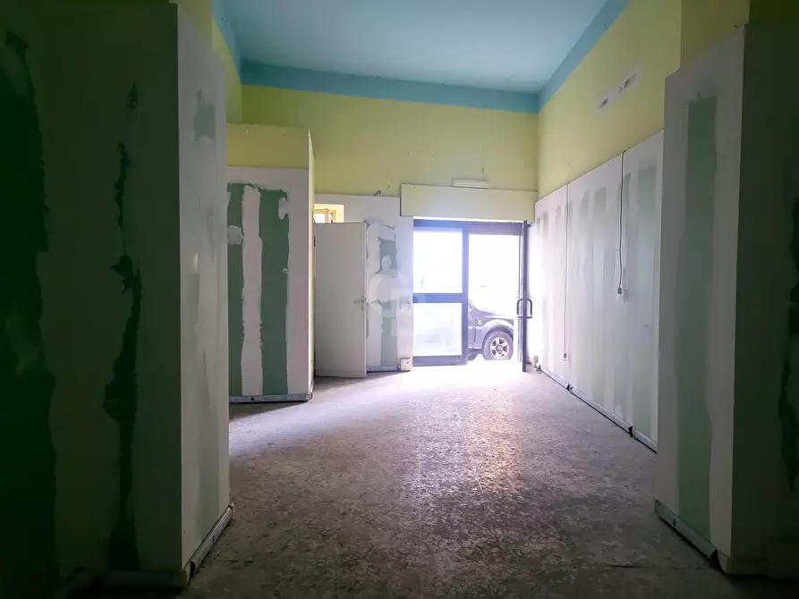 Immagine 2 di Locale commerciale in affitto  in Via San Luca a Viterbo