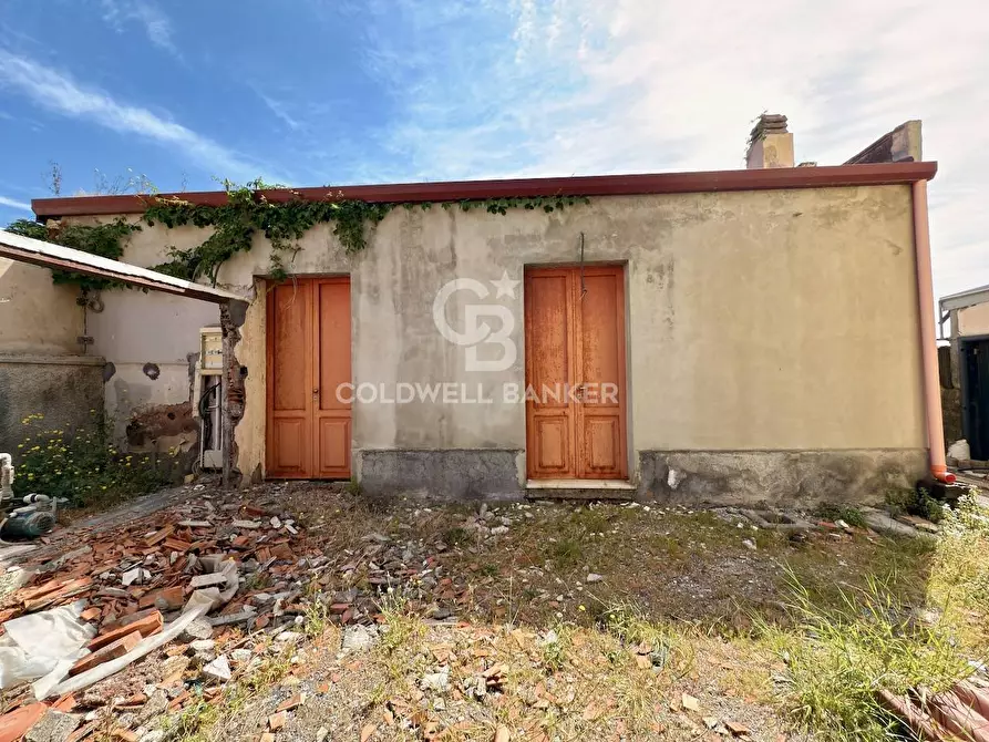 Immagine 31 di Locale commerciale in vendita  in Via Mollica 71 a Aci Castello