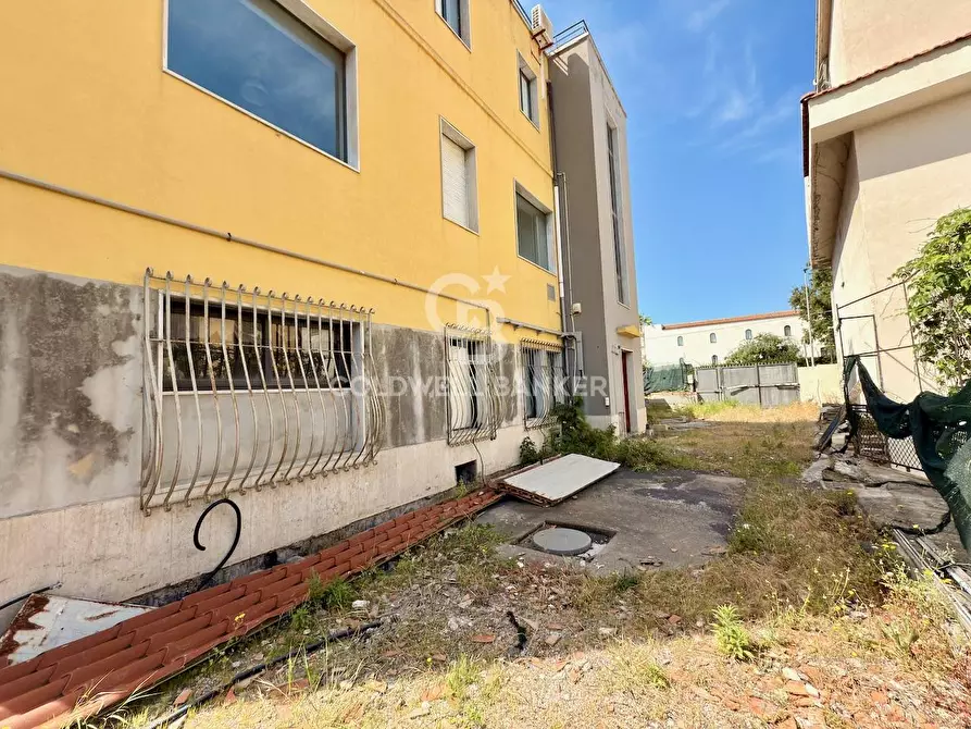 Immagine 28 di Locale commerciale in vendita  in Via Mollica 71 a Aci Castello