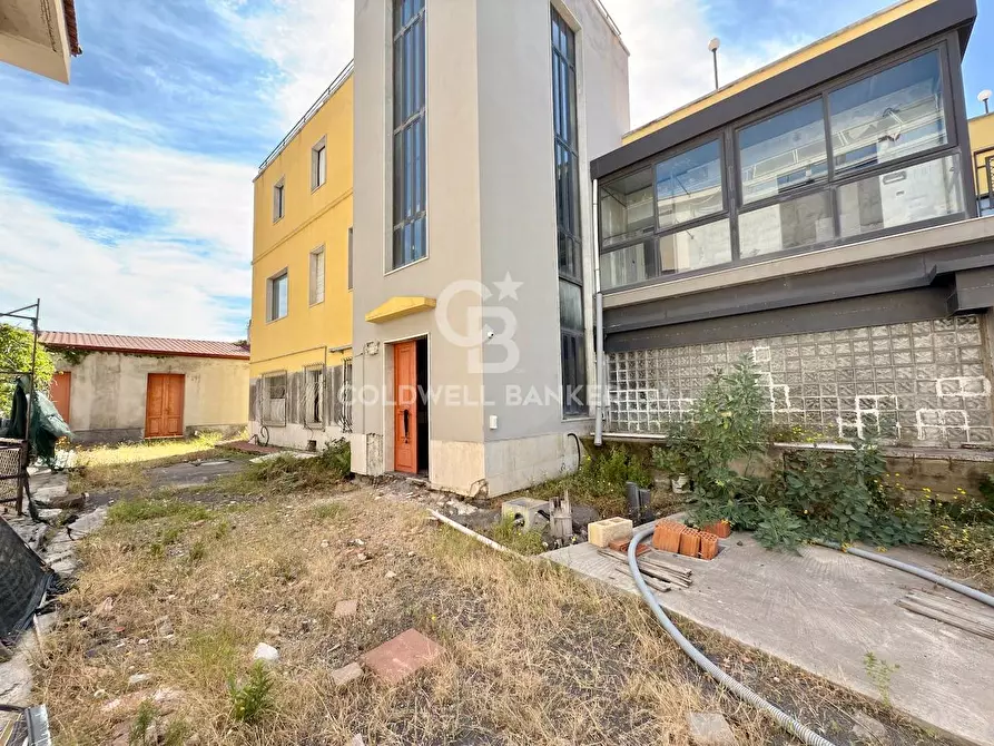 Immagine 13 di Locale commerciale in vendita  in Via Mollica 71 a Aci Castello