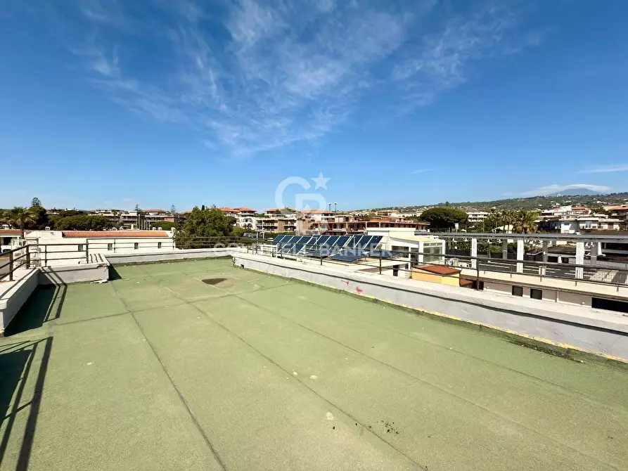 Immagine 42 di Locale commerciale in vendita  in Via Mollica 71 a Aci Castello