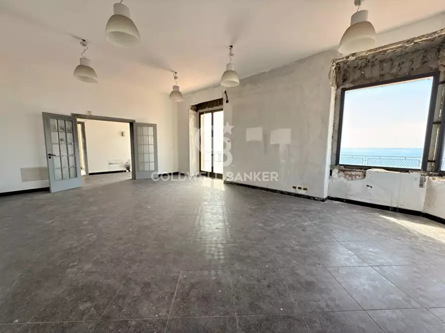 Immagine 76 di Locale commerciale in vendita  in Via Mollica 71 a Aci Castello