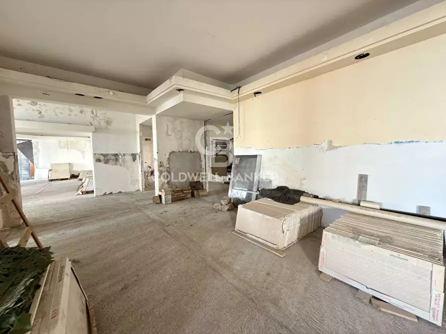 Immagine 16 di Locale commerciale in vendita  in Via Mollica 71 a Aci Castello