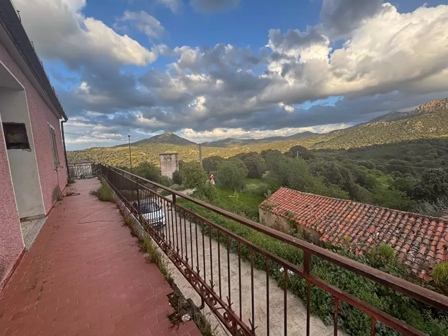 Immagine 3 di Villa in vendita  in Berchiddeddu FRAZ. SOS CODDOS a Aggius