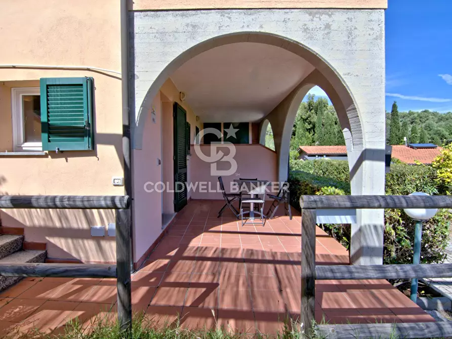 Immagine 5 di Appartamento in vendita  in Via Solana a Campo Nell'elba