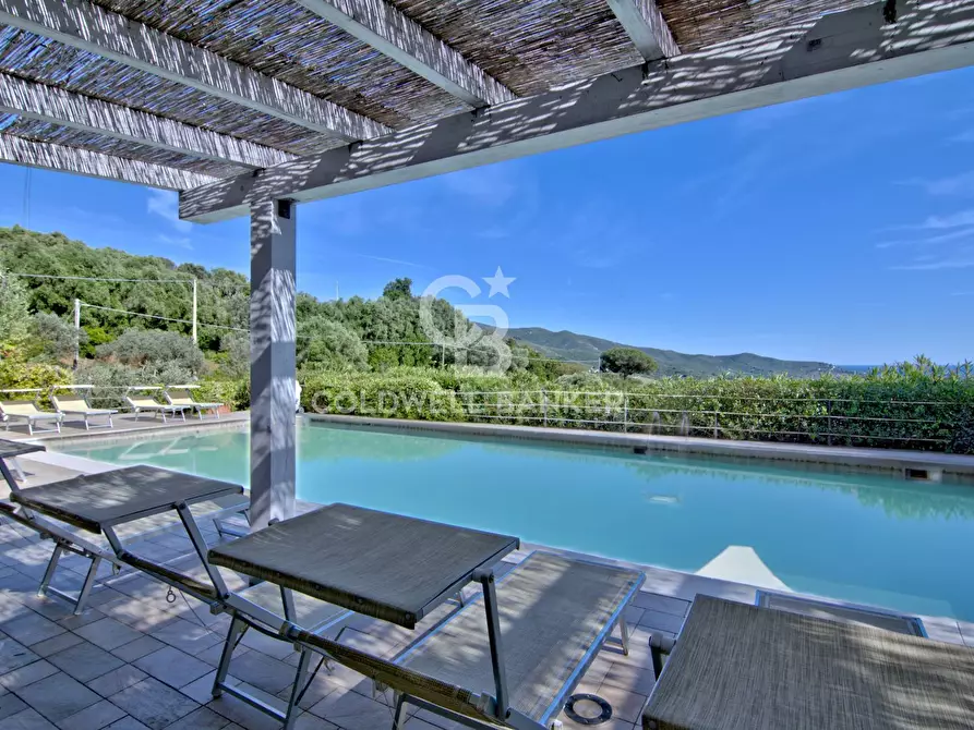 Immagine 2 di Appartamento in vendita  in Via Solana a Campo Nell'elba