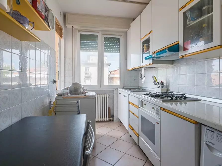 Immagine 12 di Appartamento in vendita  in Via Boccaccio a Cattolica
