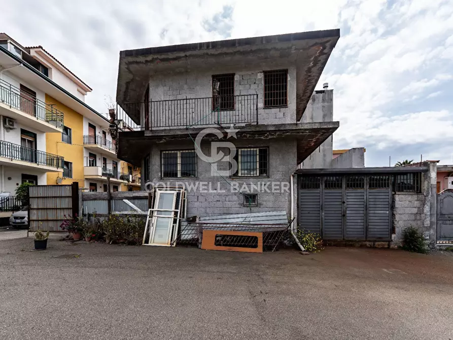 Immagine 2 di Laboratorio in vendita  in Via Casazze III SNC a Aci Catena