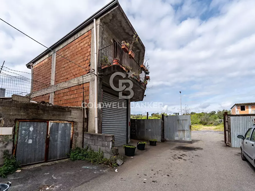 Immagine 3 di Laboratorio in vendita  in Via Casazze III SNC a Aci Catena
