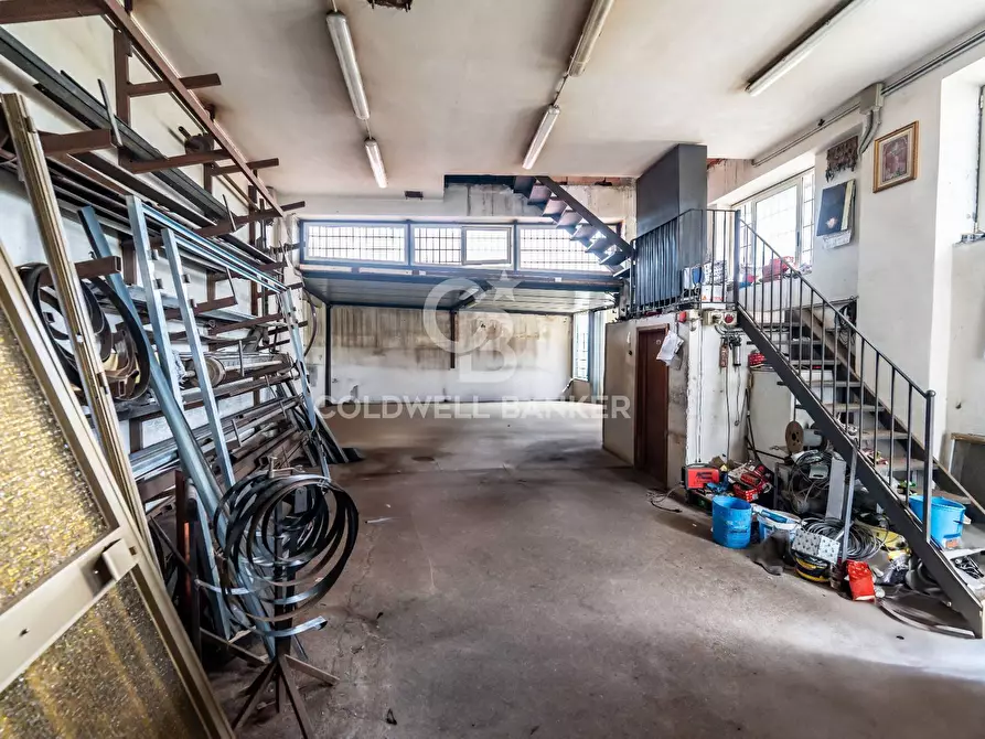 Immagine 4 di Laboratorio in vendita  in Via Casazze III SNC a Aci Catena