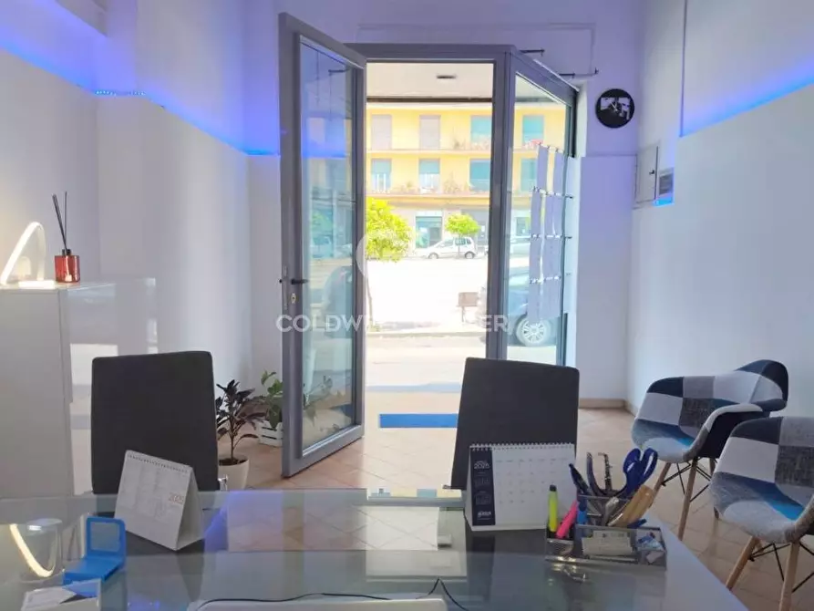 Immagine 4 di Locale commerciale in affitto  in Piano Umberto a Aci Catena