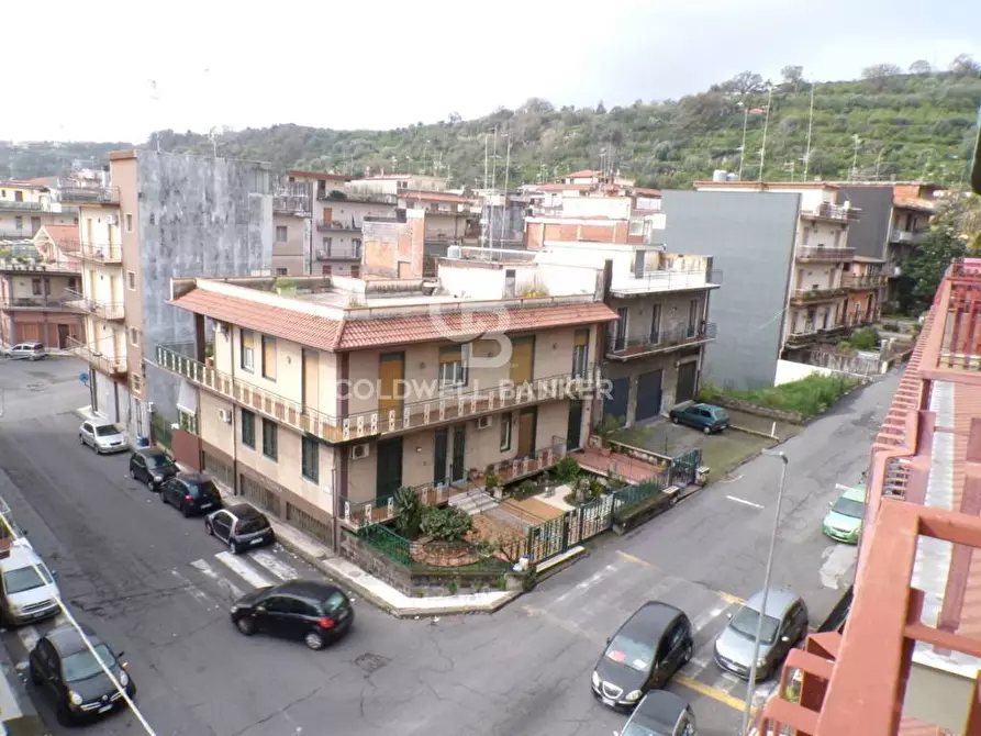 Immagine 11 di Appartamento in vendita  in via Petralia 89 a Aci Catena
