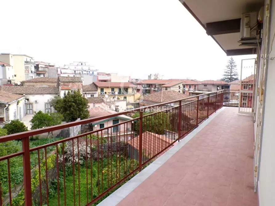 Immagine 26 di Appartamento in vendita  in via Petralia 89 a Aci Catena