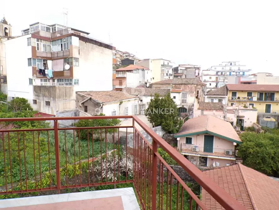 Immagine 29 di Appartamento in vendita  in via Petralia 89 a Aci Catena