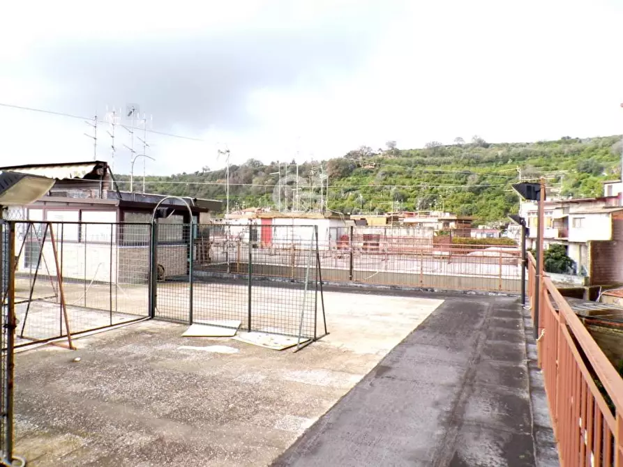 Immagine 43 di Appartamento in vendita  in via Petralia 89 a Aci Catena