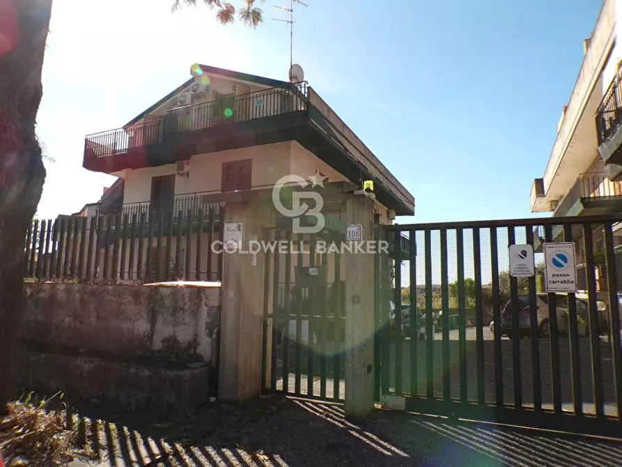 Immagine 2 di Attico in vendita  in via consolazione 108 a Aci Catena