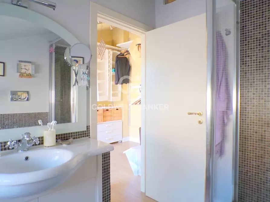 Immagine 28 di Attico in vendita  in via consolazione 108 a Aci Catena