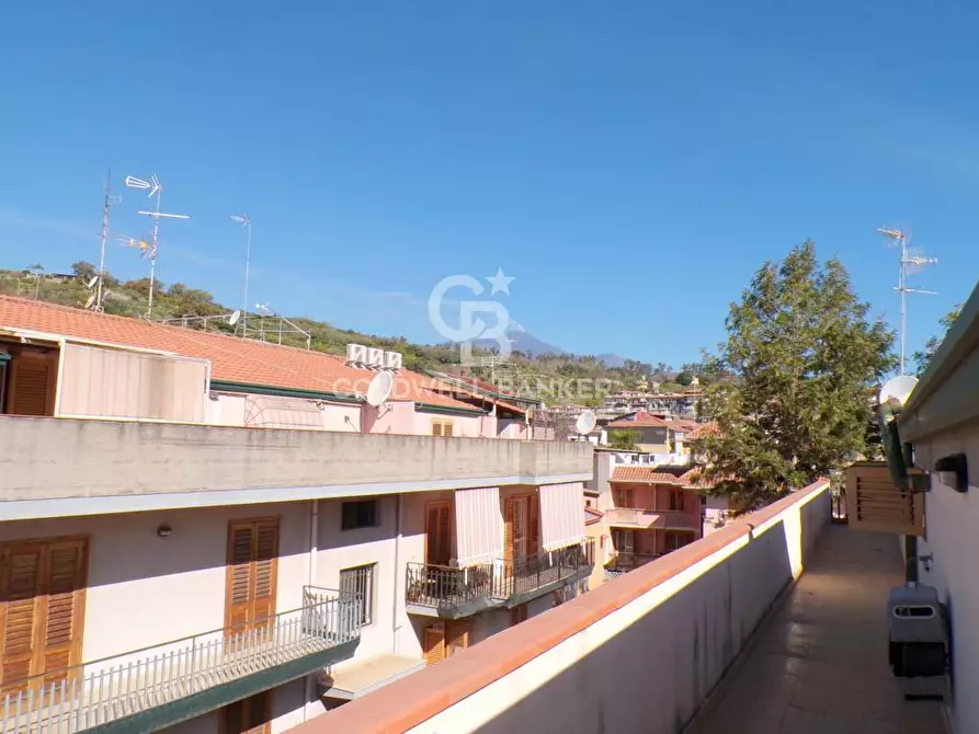 Immagine 37 di Attico in vendita  in via consolazione 108 a Aci Catena