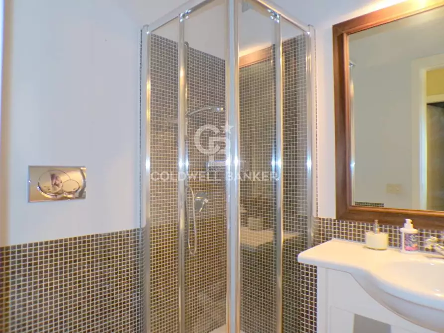 Immagine 42 di Attico in vendita  in via consolazione 108 a Aci Catena