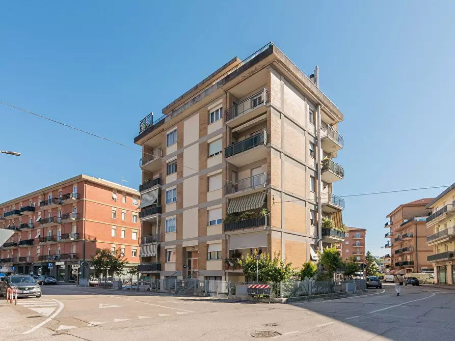 Immagine 23 di Appartamento in vendita  in Via Nitti a Pesaro