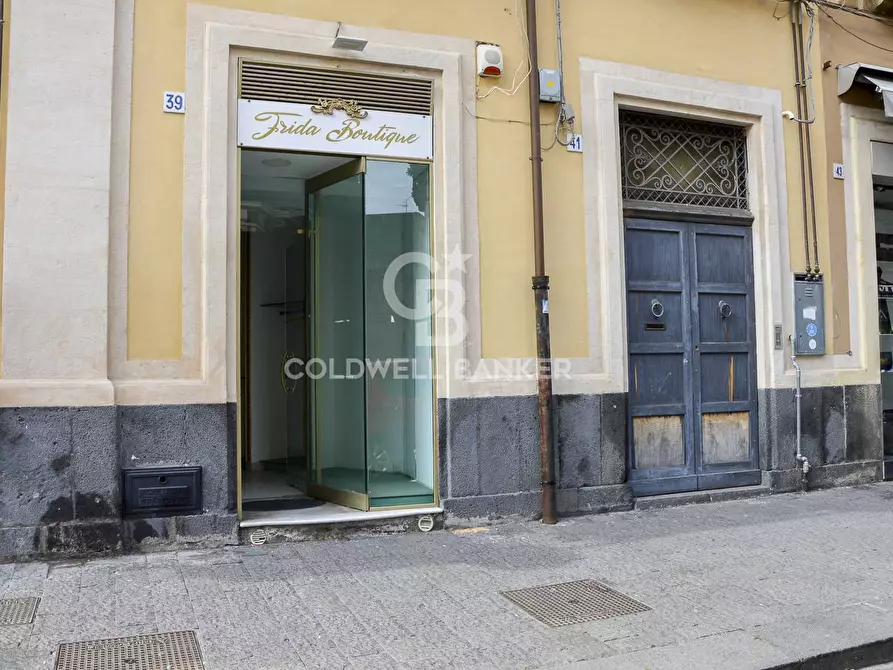 Immagine 3 di Locale commerciale in affitto  in Corso Umberto I 39 a Acireale