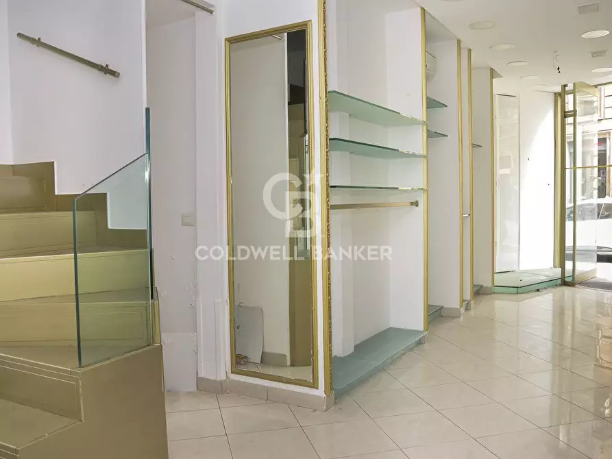 Immagine 6 di Locale commerciale in affitto  in Corso Umberto I 39 a Acireale