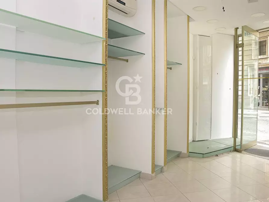 Immagine 8 di Locale commerciale in affitto  in Corso Umberto I 39 a Acireale