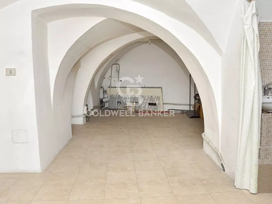 Immagine 9 di Locale commerciale in affitto  in Corso Umberto I 39 a Acireale