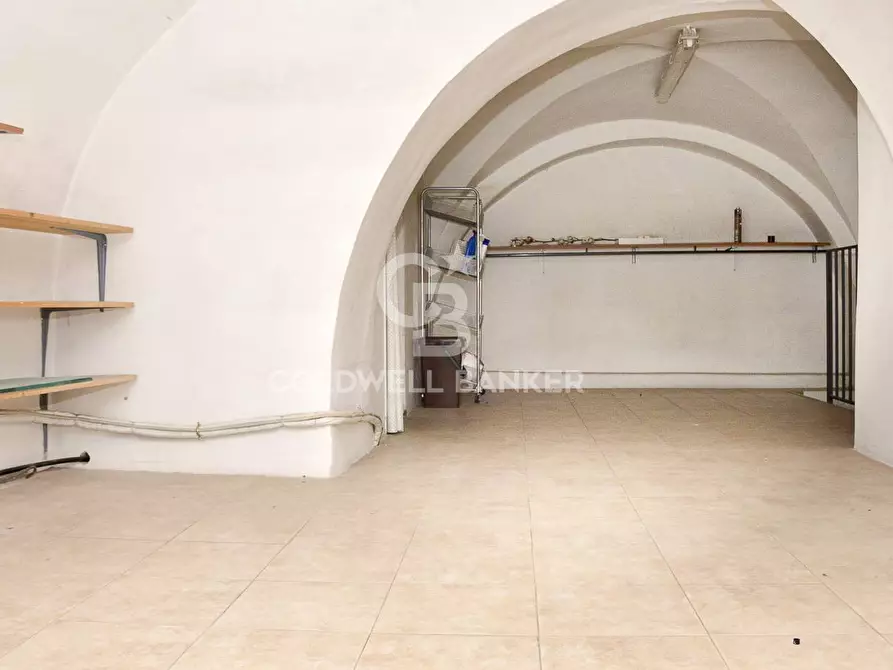 Immagine 10 di Locale commerciale in affitto  in Corso Umberto I 39 a Acireale