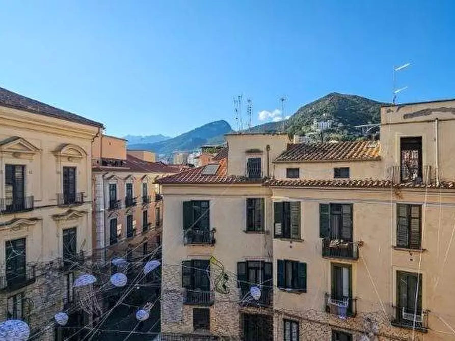 Immagine 8 di Appartamento in vendita  in Piazza Sedile Del Campo 22 a Salerno