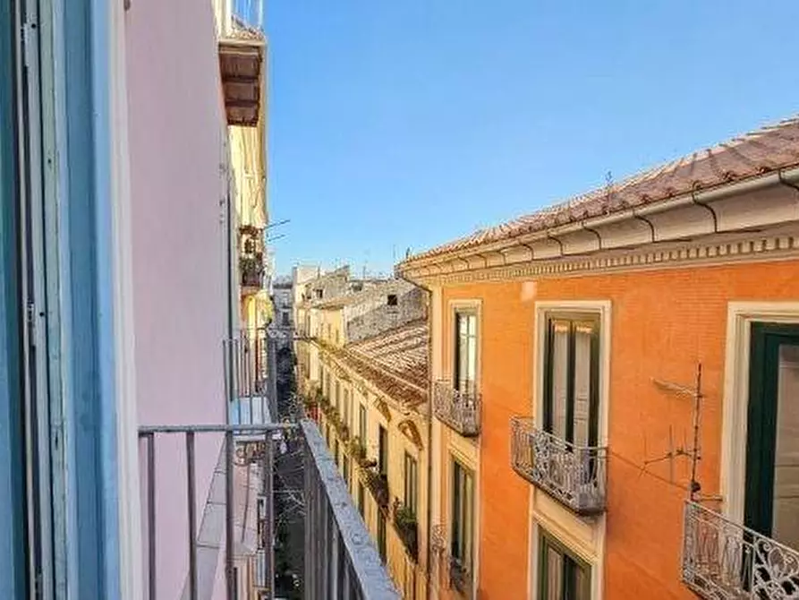 Immagine 3 di Appartamento in vendita  in Piazza Sedile Del Campo 22 a Salerno