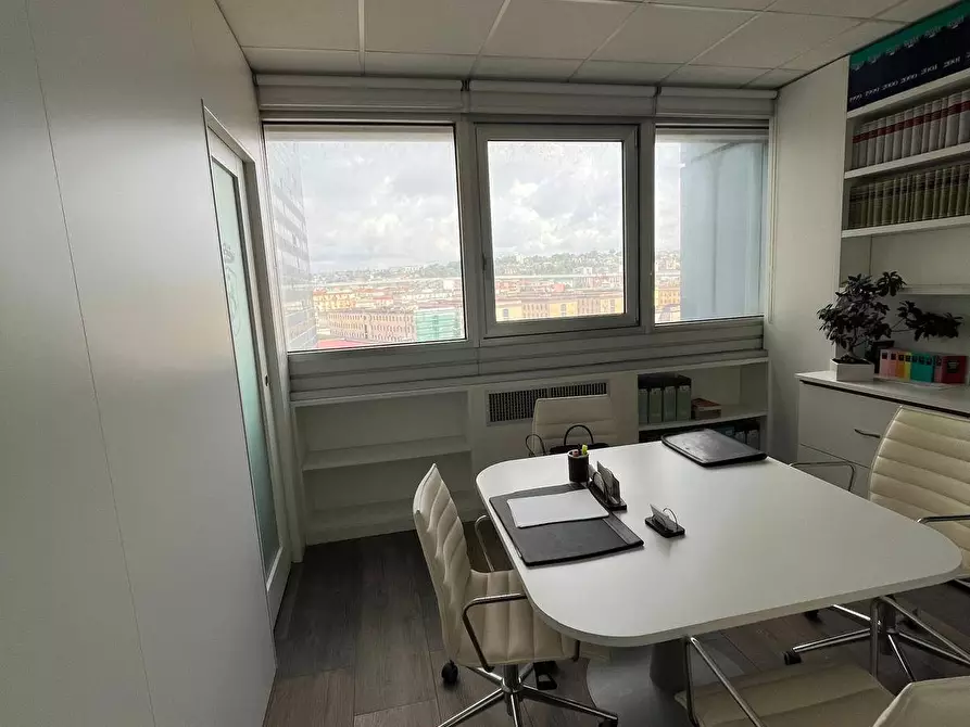 Immagine 2 di Ufficio in vendita  in CENTRO DIREZIONALE a Napoli