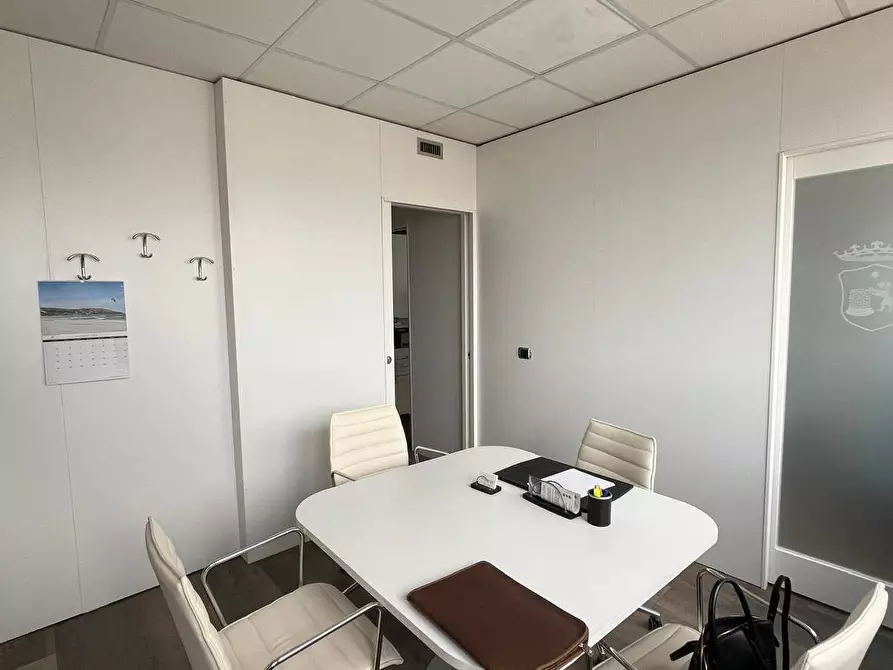 Immagine 5 di Ufficio in vendita  in CENTRO DIREZIONALE a Napoli