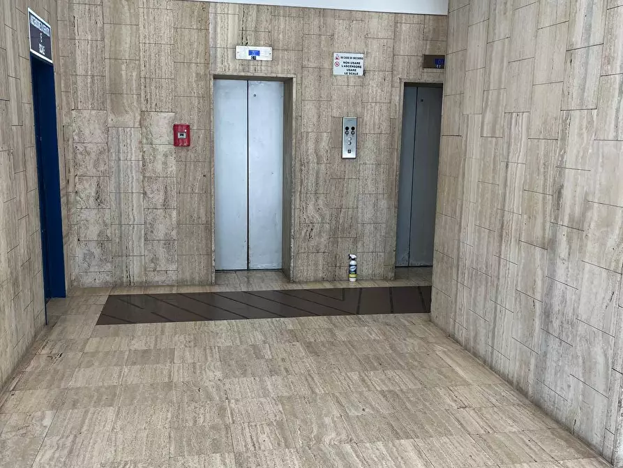 Immagine 13 di Ufficio in vendita  in CENTRO DIREZIONALE a Napoli