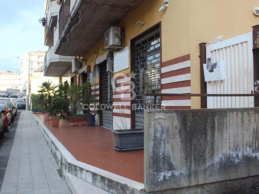 Immagine 4 di Negozio in vendita  in Via Mandorle a Acireale