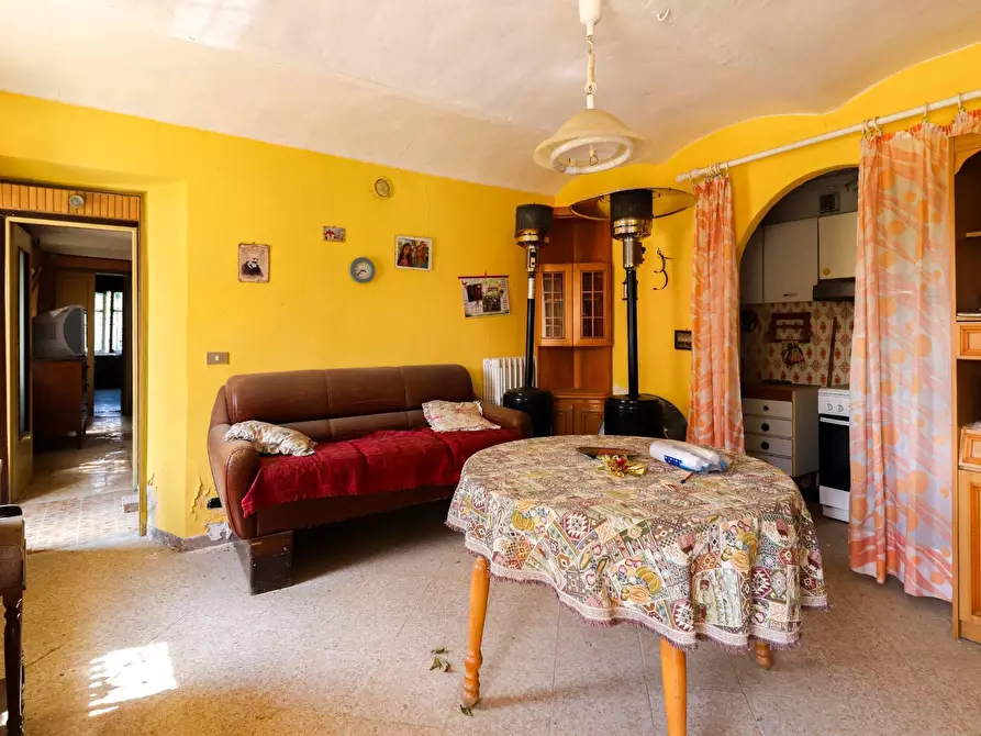 Immagine 11 di Rustico / casale in vendita  in Regione Bologna a Agliano Terme