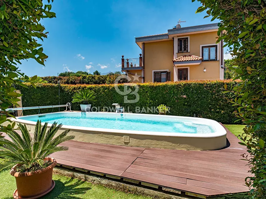 Immagine 1 di Villa in vendita  in Via Chiesa di Tagliaborse 24 a Mascali