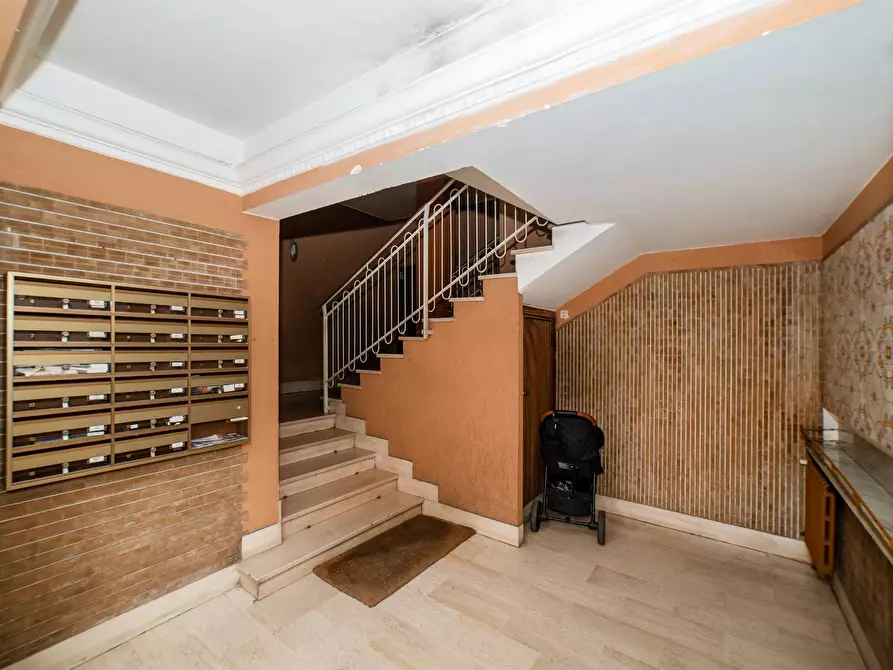 Immagine 4 di Appartamento in vendita  in Via Clemente Ix 8 a Roma