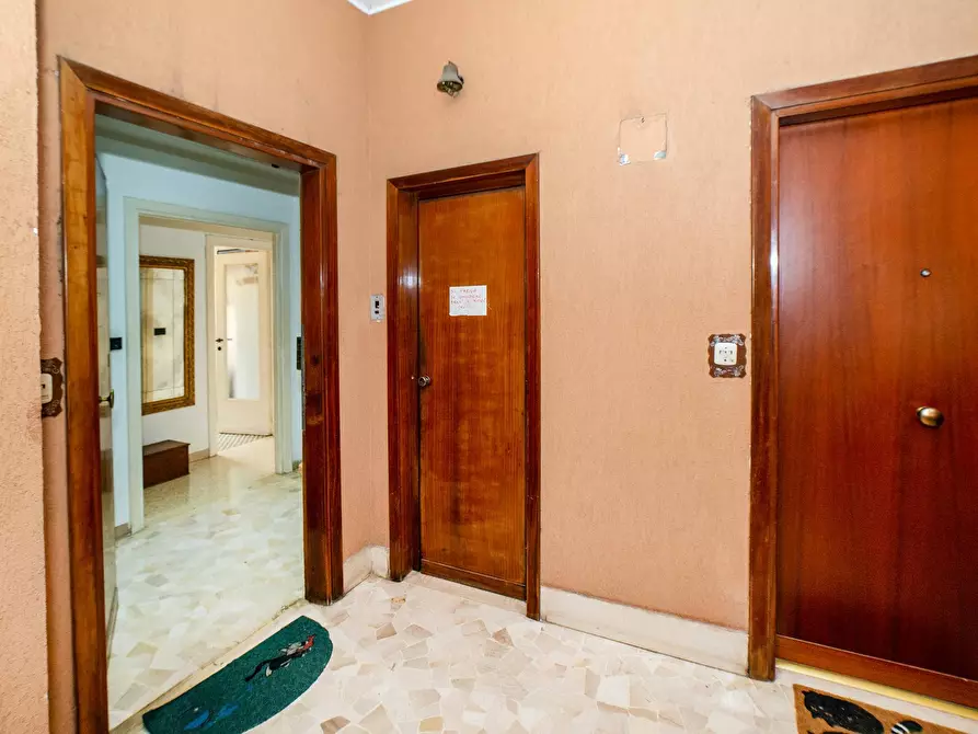 Immagine 5 di Appartamento in vendita  in Via Clemente Ix 8 a Roma