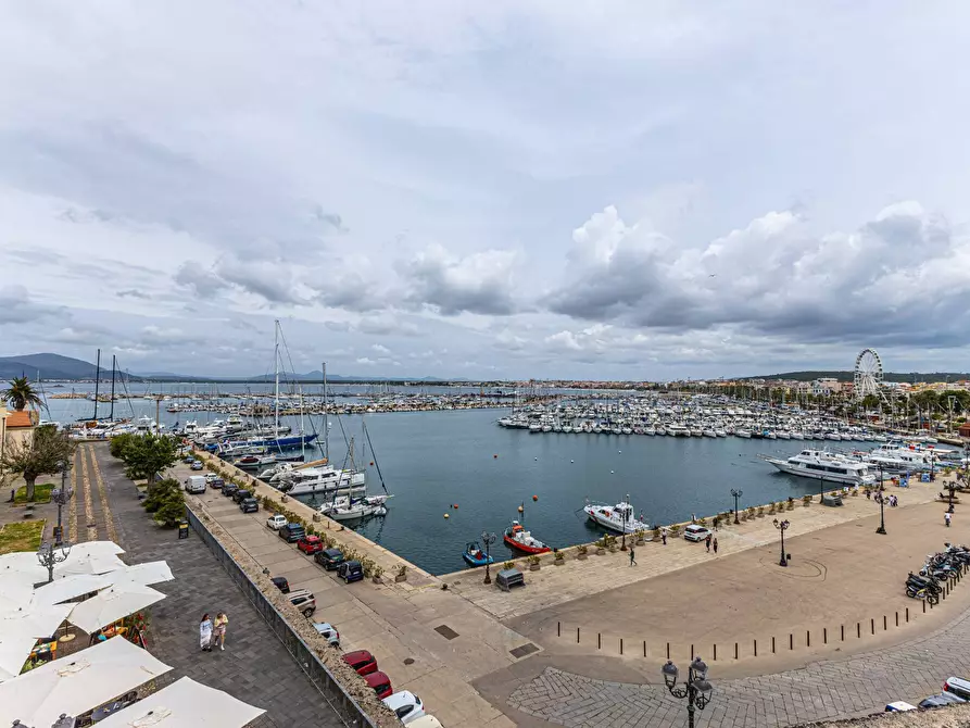 Immagine 3 di Attico in vendita  in Piazza Duomo 11 a Alghero
