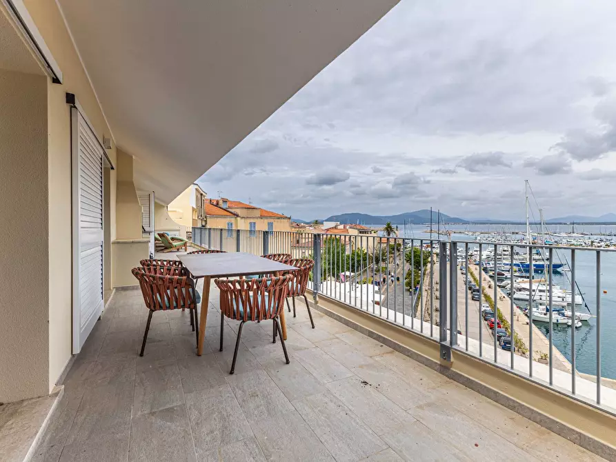 Immagine 2 di Attico in vendita  in Piazza Duomo 11 a Alghero