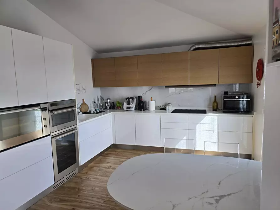 Immagine 30 di Attico in vendita  in Via Giovanni Medrano 8 a Olbia