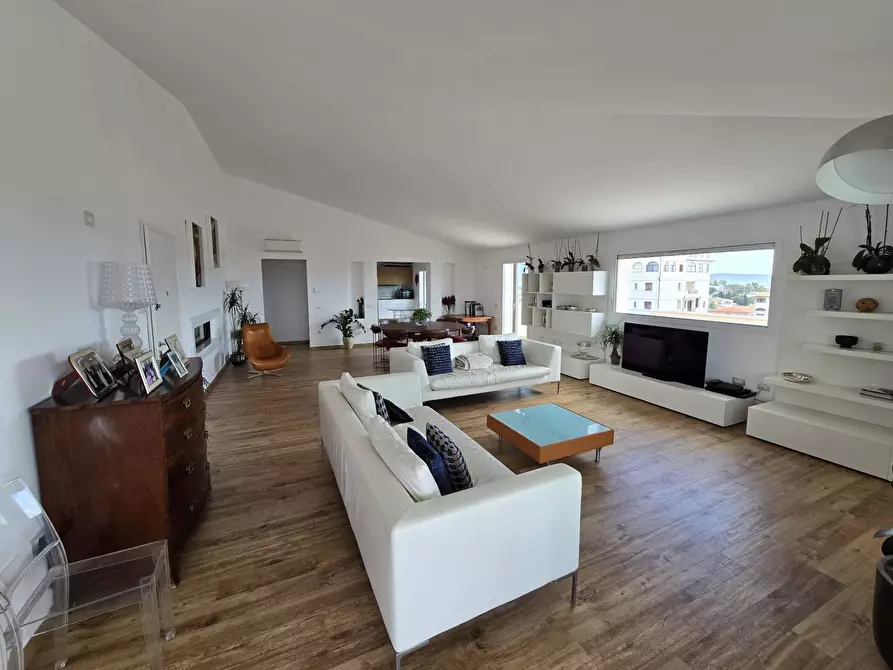 Immagine 32 di Attico in vendita  in Via Giovanni Medrano 8 a Olbia