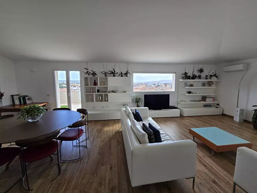 Immagine 2 di Attico in vendita  in Via Giovanni Medrano 8 a Olbia