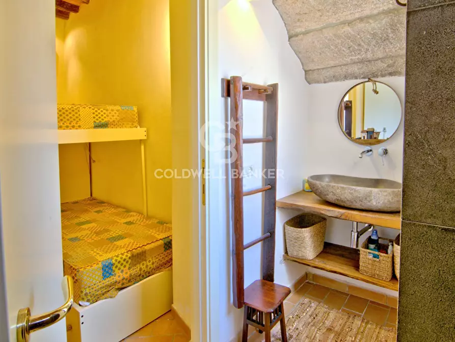 Immagine 28 di Appartamento in vendita  in Via degli Alzi a Campo Nell'elba