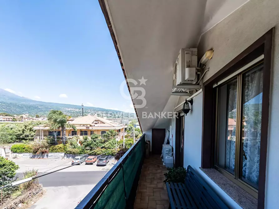 Immagine 10 di Appartamento in vendita  in Via Luigi Settembrini 53 a Giarre