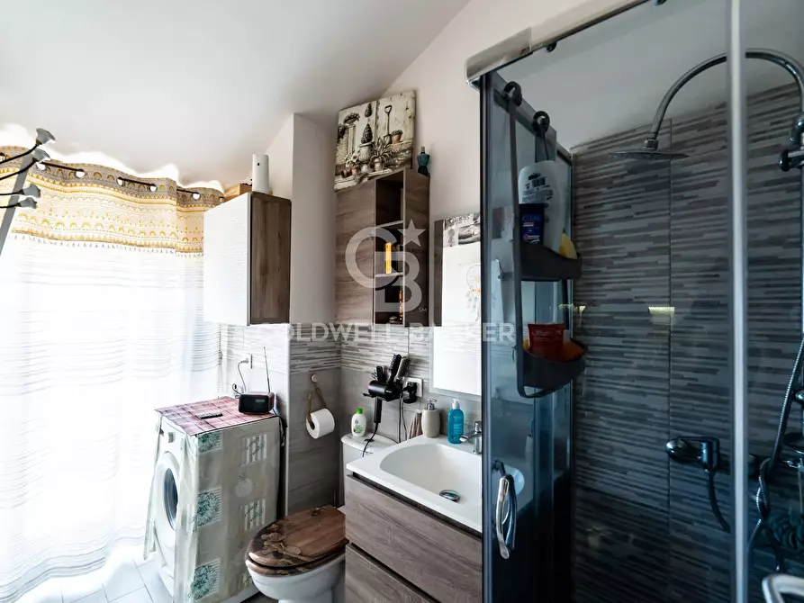 Immagine 9 di Appartamento in vendita  in Via Luigi Settembrini 53 a Giarre