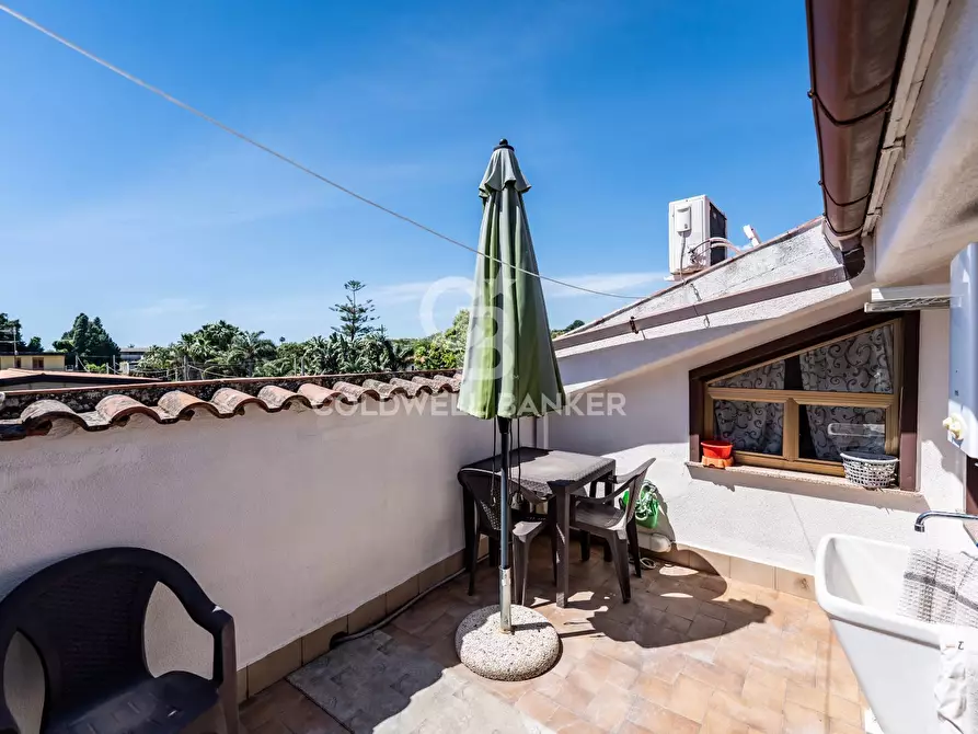 Immagine 12 di Appartamento in vendita  in Via Luigi Settembrini 53 a Giarre