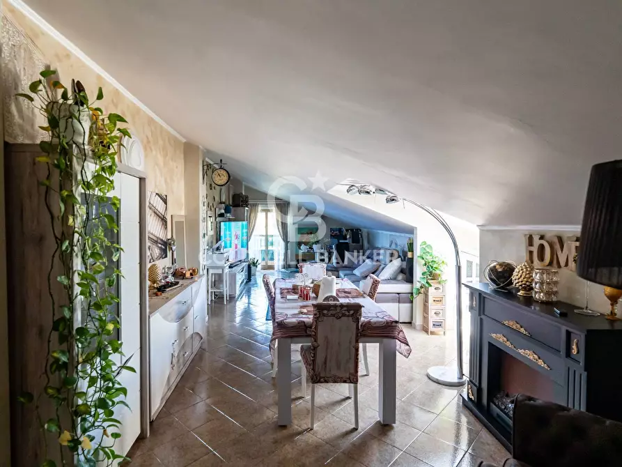 Immagine 2 di Appartamento in vendita  in Via Luigi Settembrini 53 a Giarre